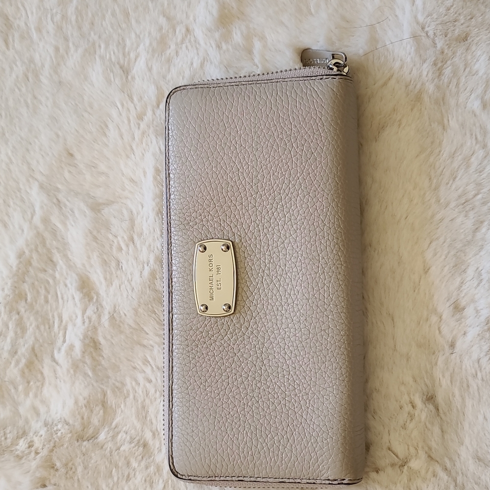 Tan Michael Kors wallet